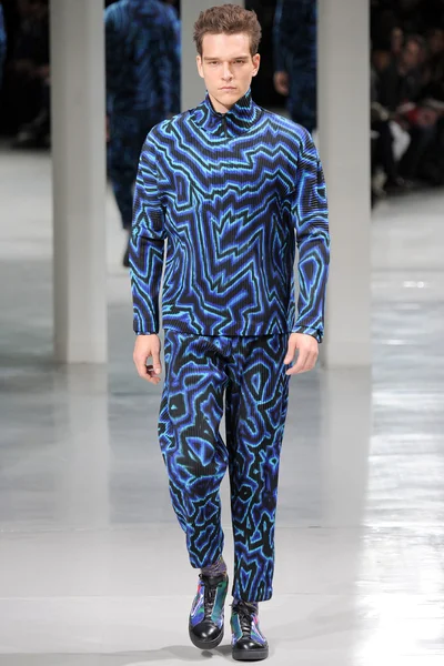 Look 7